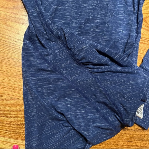 Gap GapFit Maternity long sleeve breathe top size XS - Picture 3 of 6